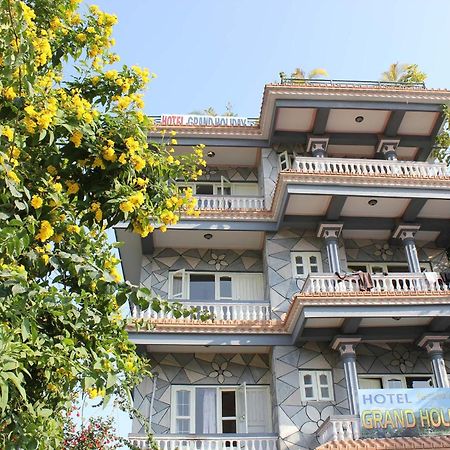 Hotel Grand Holiday Pokhara Buitenkant foto