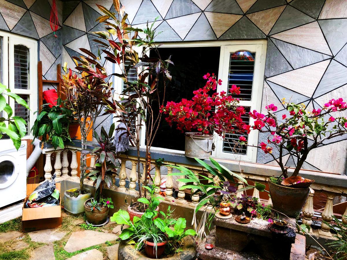 Hotel Grand Holiday Pokhara Buitenkant foto