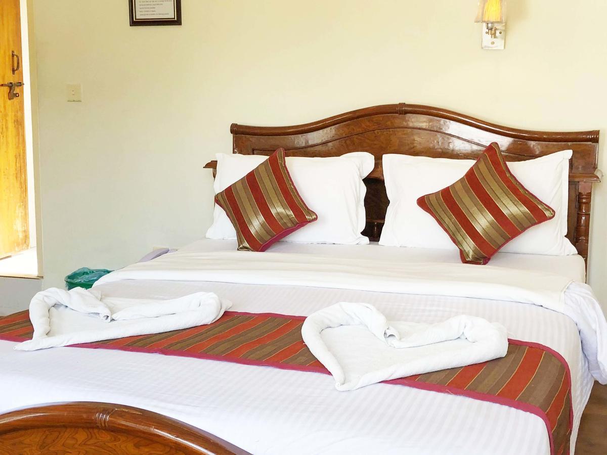 Hotel Grand Holiday Pokhara Buitenkant foto