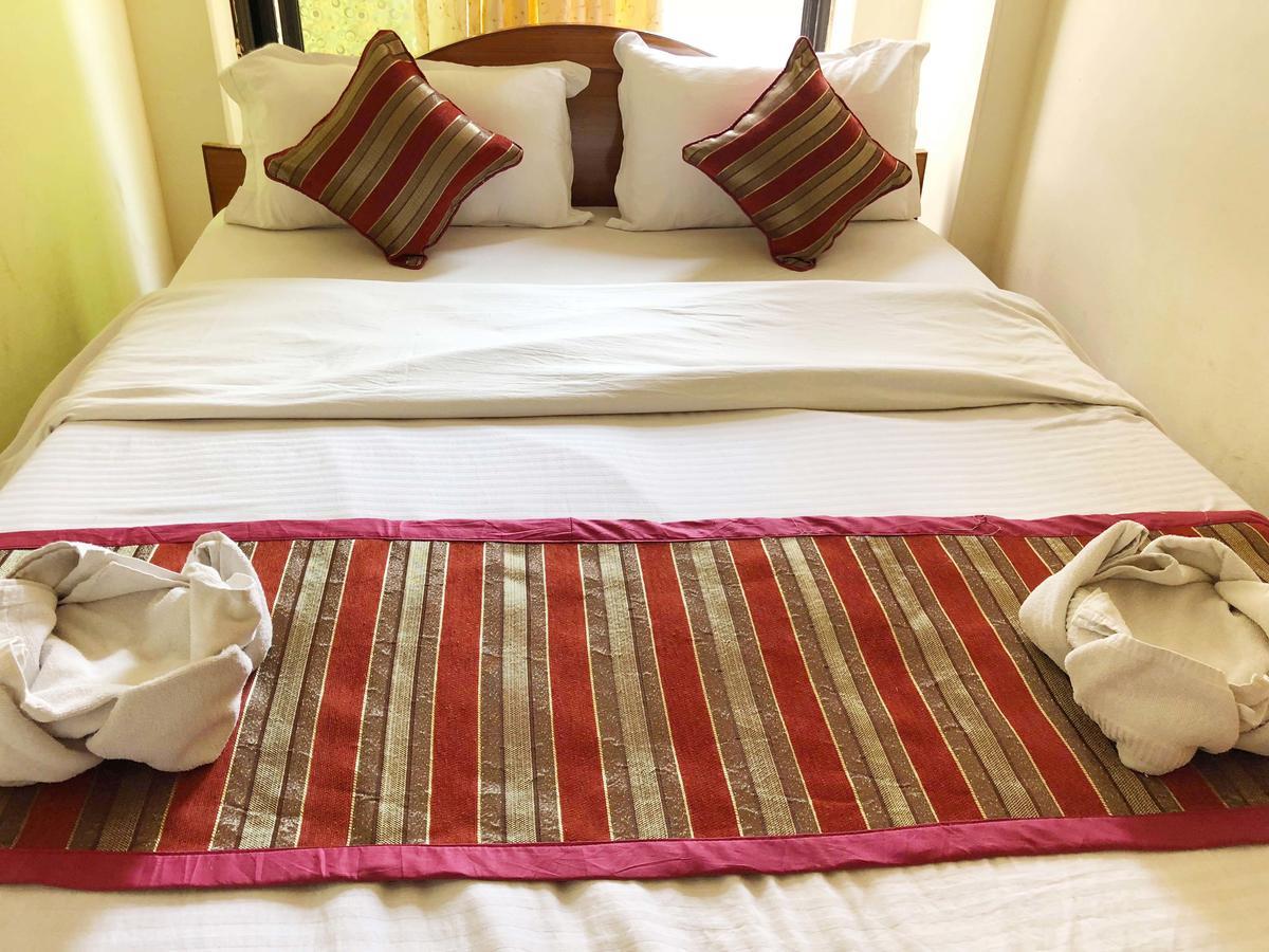 Hotel Grand Holiday Pokhara Buitenkant foto