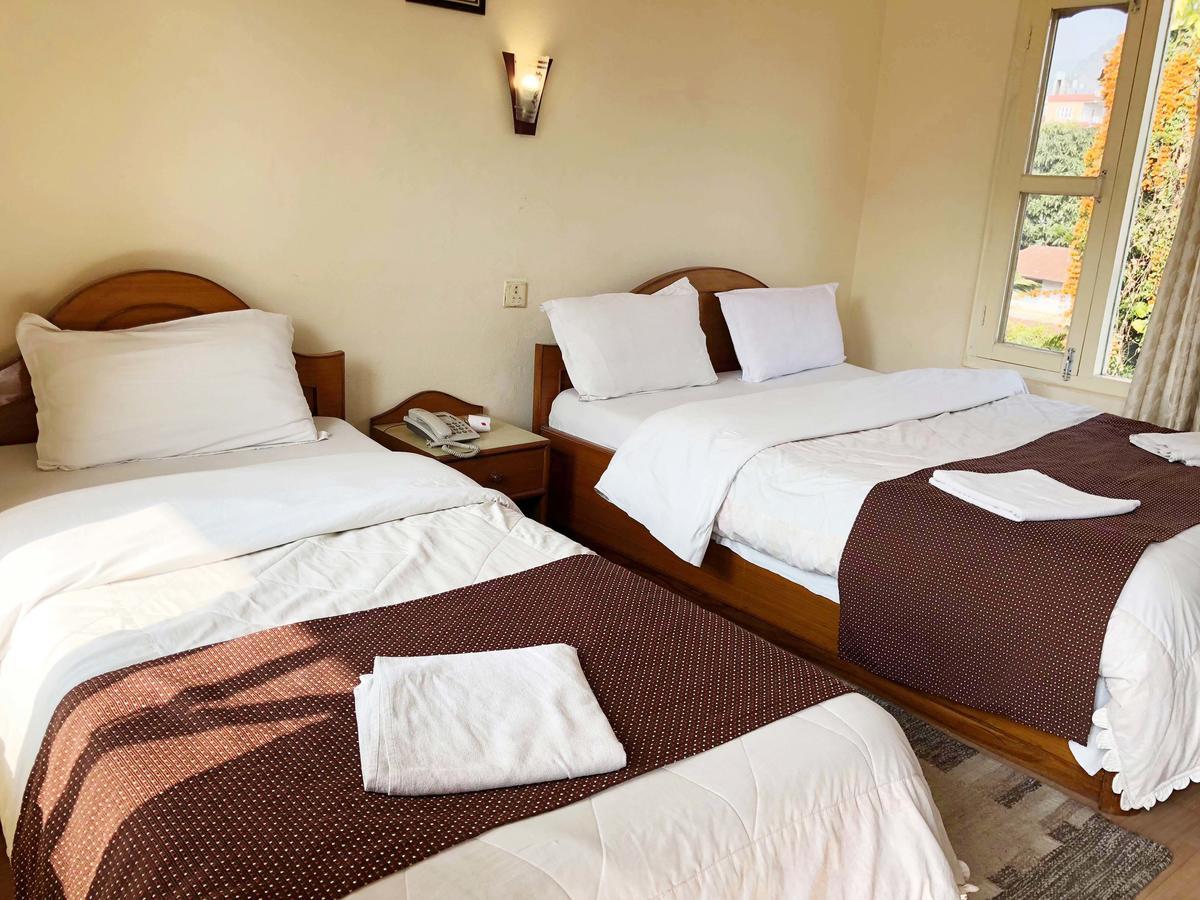 Hotel Grand Holiday Pokhara Buitenkant foto
