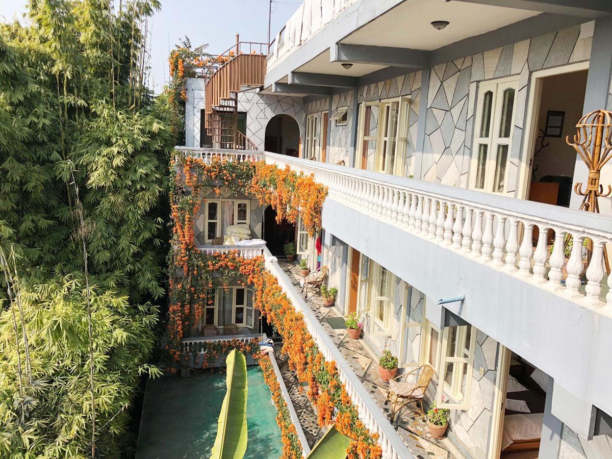 Hotel Grand Holiday Pokhara Buitenkant foto