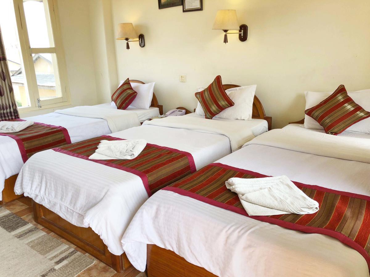 Hotel Grand Holiday Pokhara Buitenkant foto