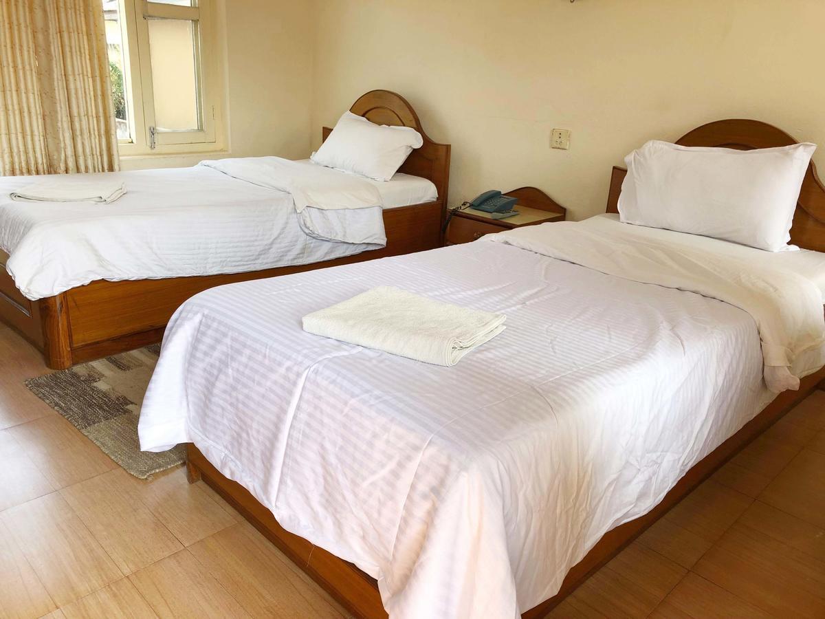 Hotel Grand Holiday Pokhara Buitenkant foto