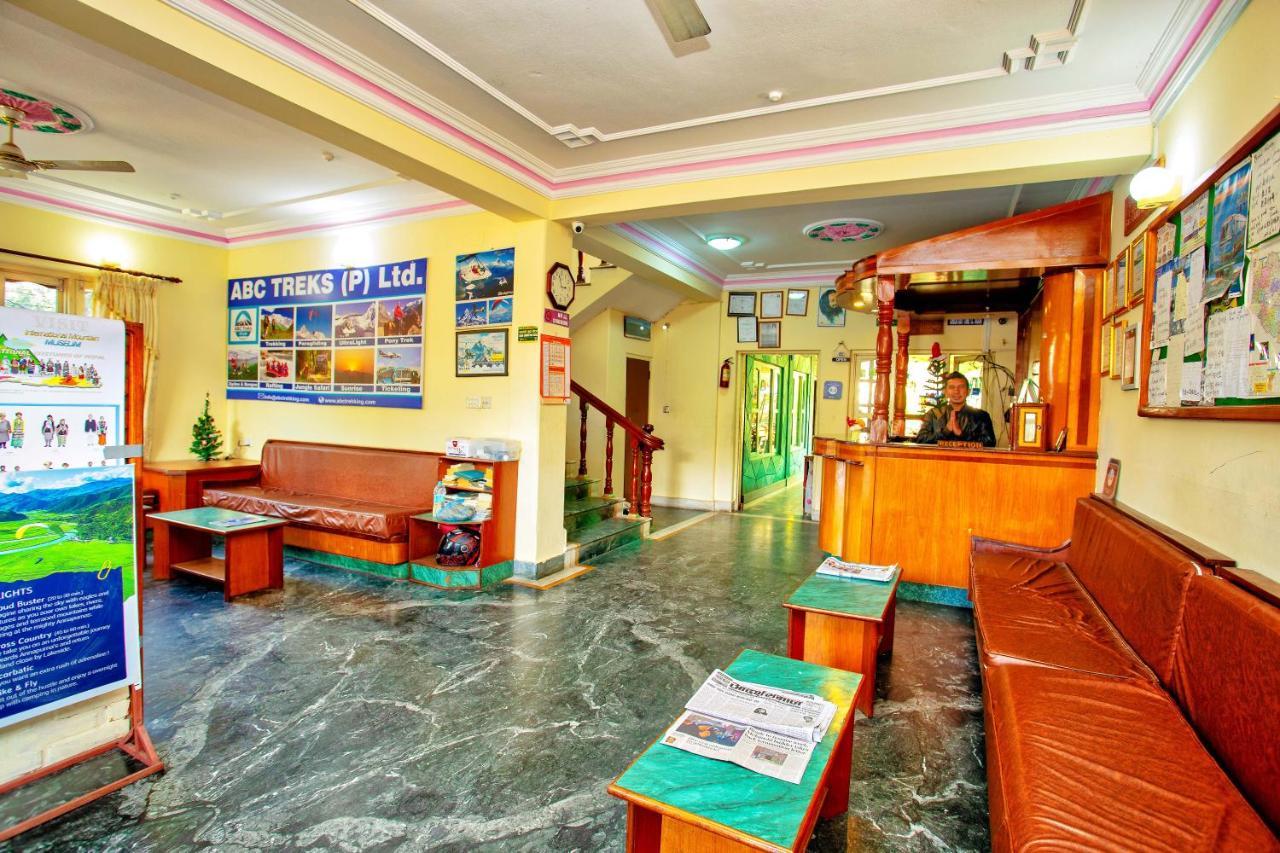 Hotel Grand Holiday Pokhara Buitenkant foto