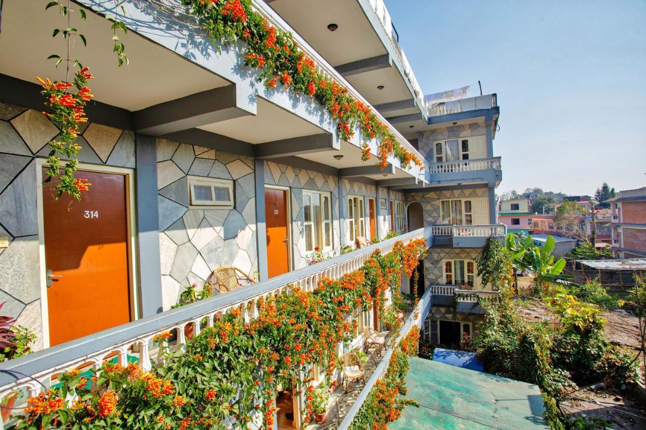 Hotel Grand Holiday Pokhara Buitenkant foto