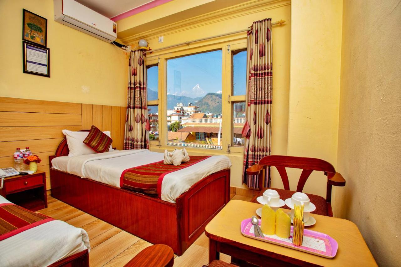 Hotel Grand Holiday Pokhara Buitenkant foto