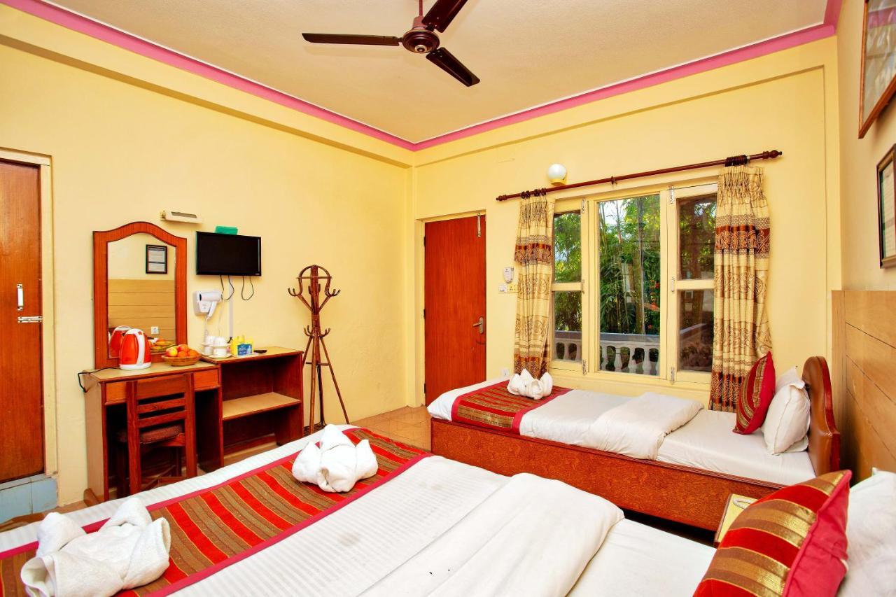 Hotel Grand Holiday Pokhara Buitenkant foto