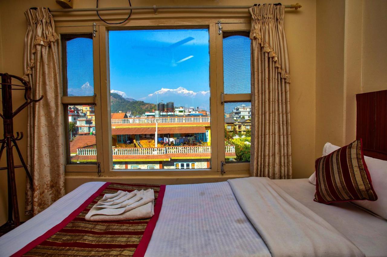 Hotel Grand Holiday Pokhara Buitenkant foto