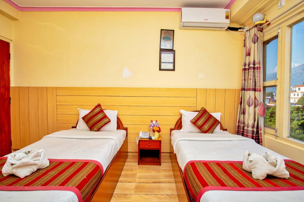 Hotel Grand Holiday Pokhara Buitenkant foto