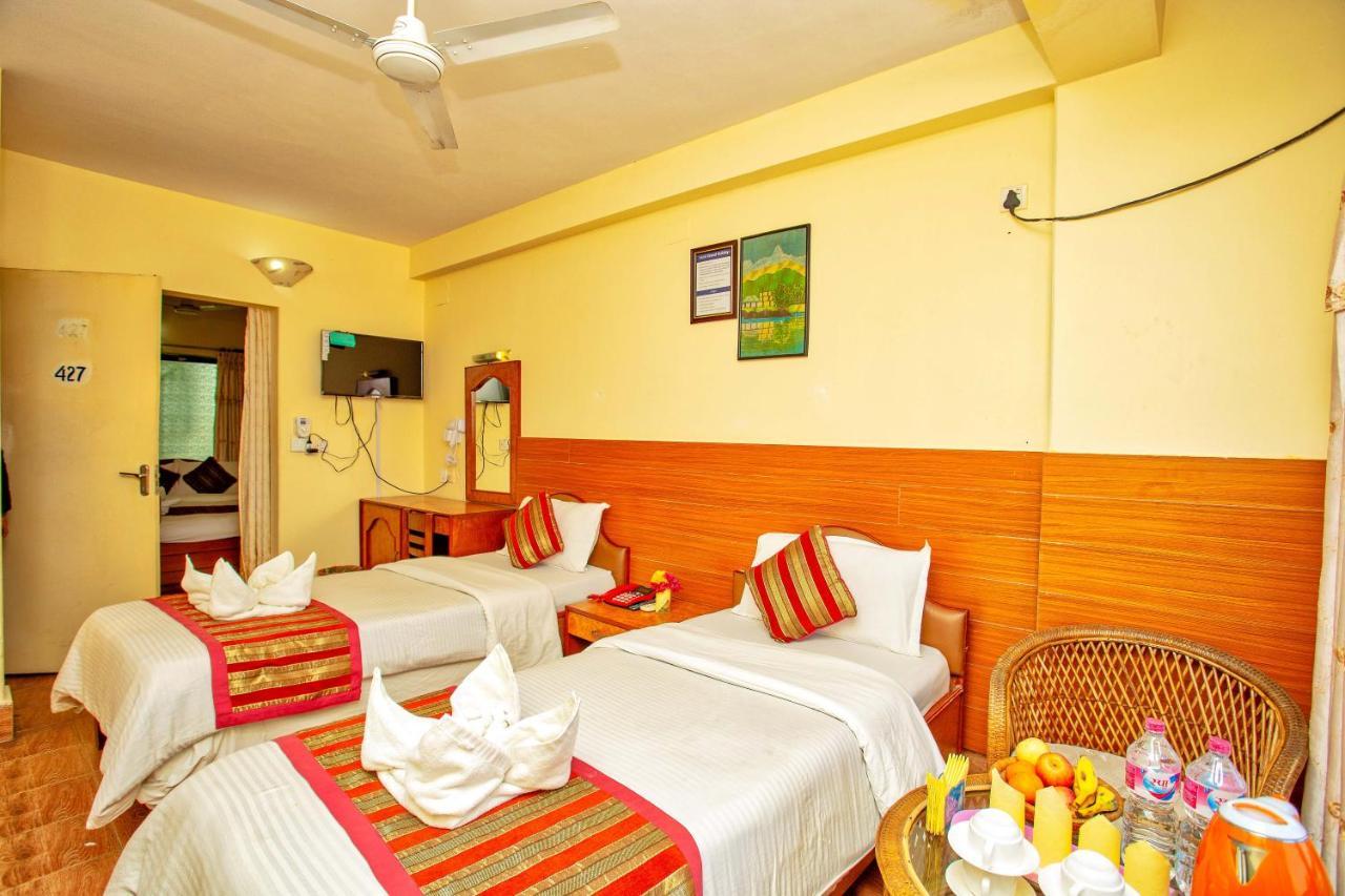 Hotel Grand Holiday Pokhara Buitenkant foto