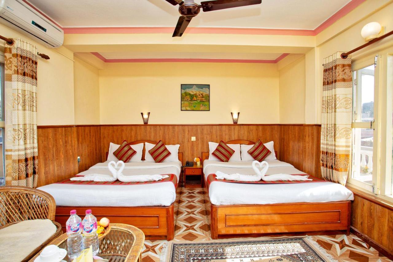 Hotel Grand Holiday Pokhara Buitenkant foto
