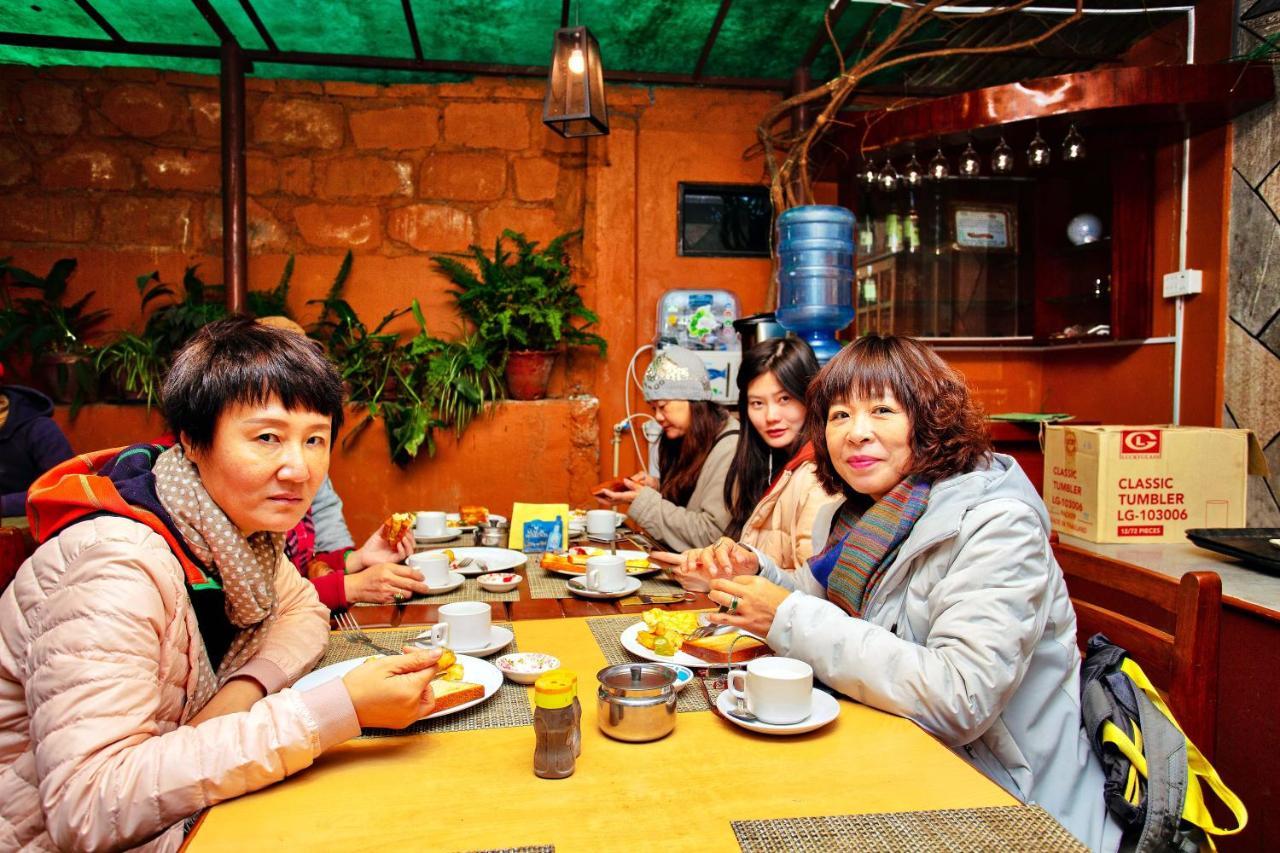 Hotel Grand Holiday Pokhara Buitenkant foto